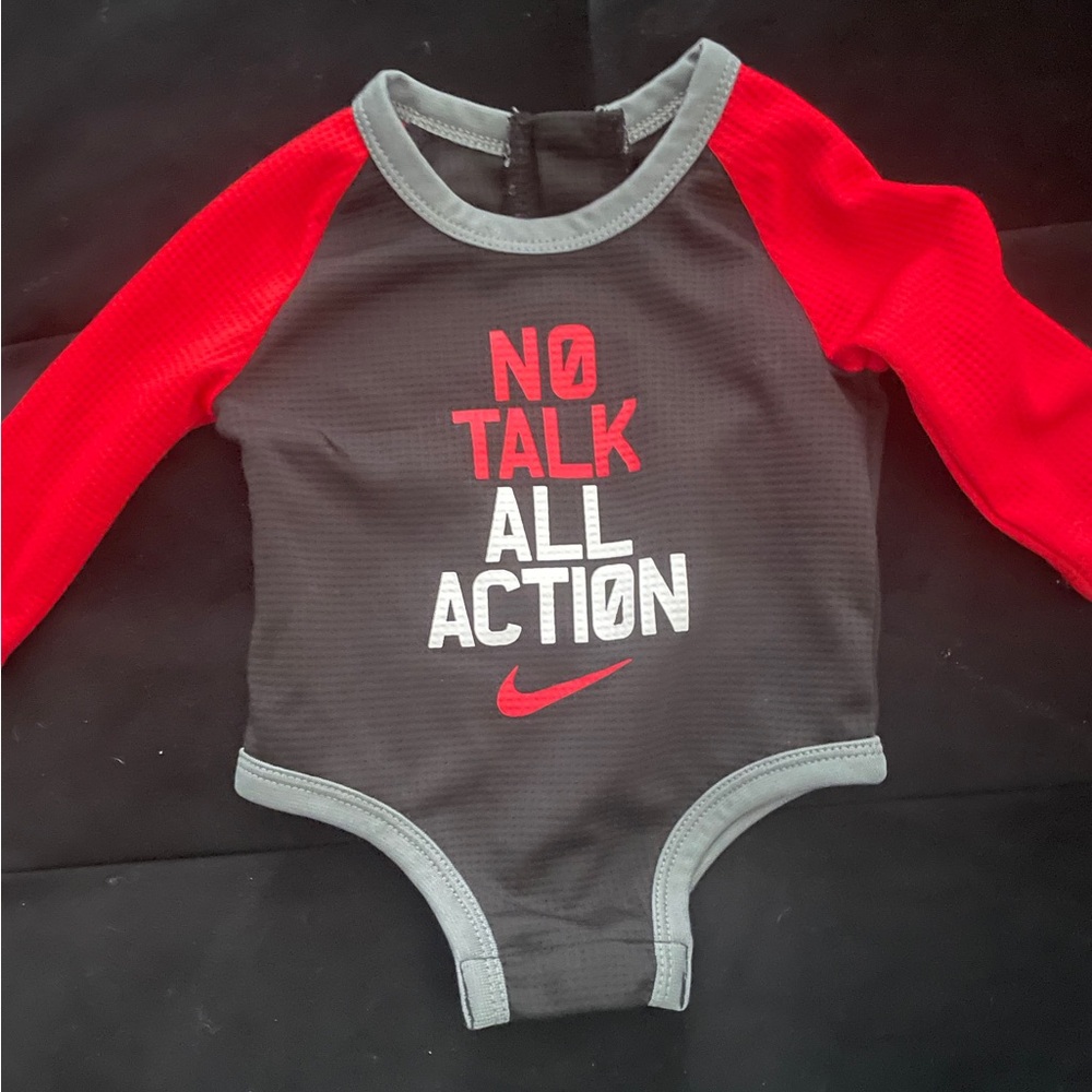 Nike long sleeve Baby size 3month